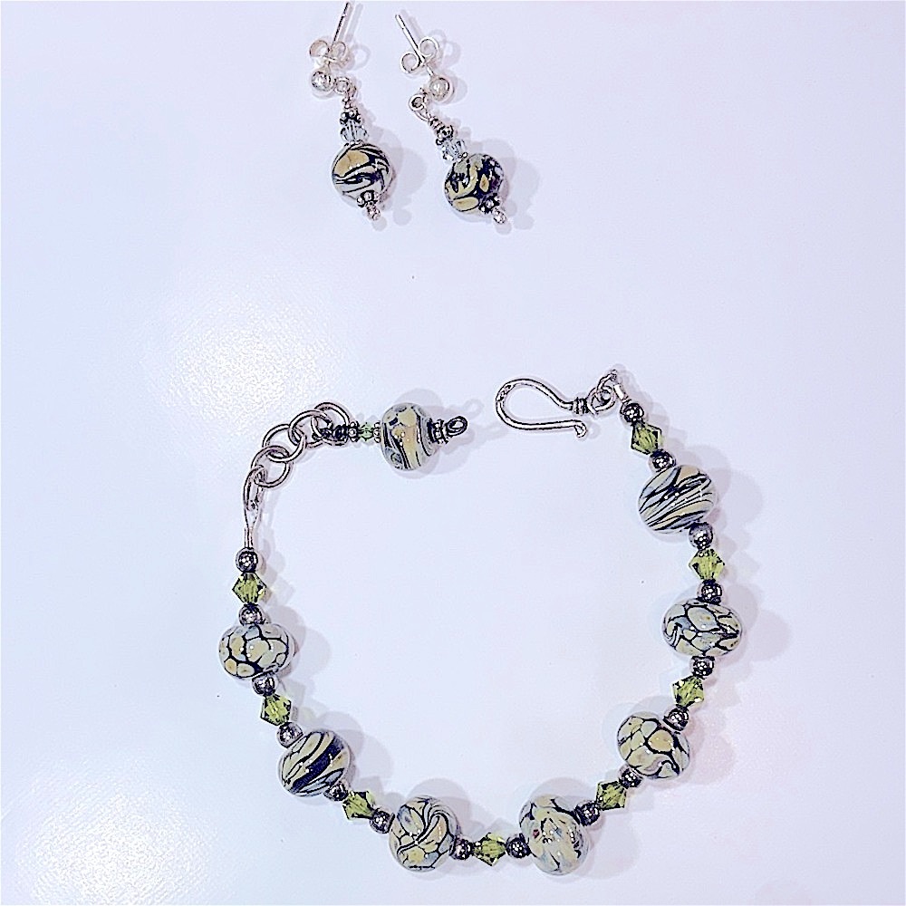 Handmade Green Glass lampwork Bead Bracelet and Earrings Set